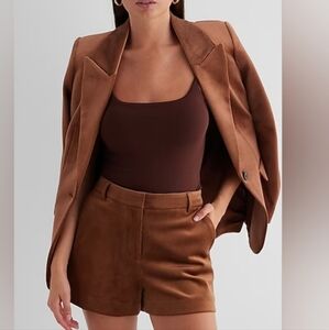 EXPRESS: Brown High Waisted Velvet Corduroy Shorts NWT